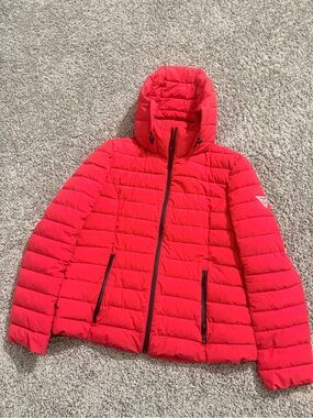 Guess Red Quilted Puffer Coat♥️